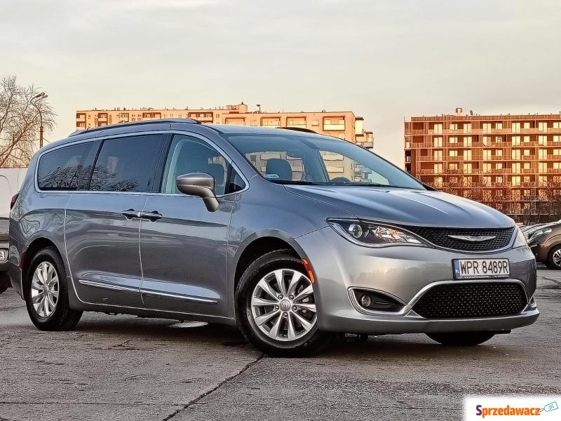 Chrysler Pacifica  Minivan/Van 2019,  3.6 benzyna - Na sprzedaż za 119 900 zł - Warszawa