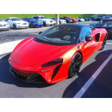 2024 McLaren Artura