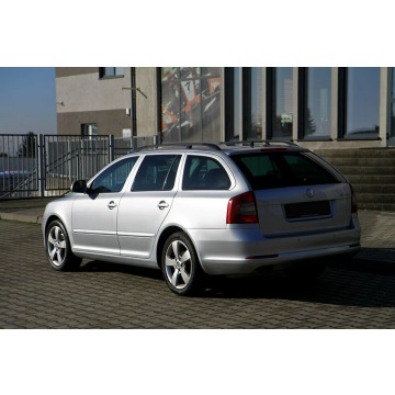 Skoda Octavia 2009,  2.0 diesel, automat - Na sprzedaż za 21 900 zł - Dojazdów - zdjęcie 4