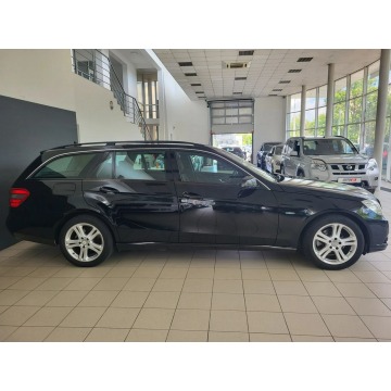 Mercedes - Benz E-klasa 2011,  2.1 diesel - Na sprzedaż za 37 900 zł - Kraków - zdjęcie 5