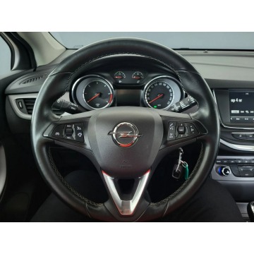 Opel Astra  Liftback 2016,  1.6 diesel - Na sprzedaż za 43 900 zł - Kraków - zdjęcie 9