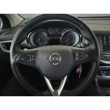 Opel Astra  Liftback 2018,  1.6 diesel - Na sprzedaż za 47 900 zł - Kraków - zdjęcie 9