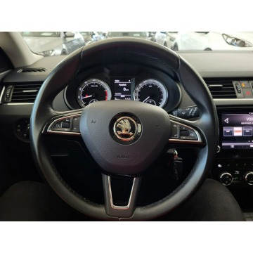 Skoda Octavia  Sedan/Limuzyna 2017,  1.4 benzyna, automat - Na sprzedaż za 68 500 zł - Kraków - zdjęcie 9