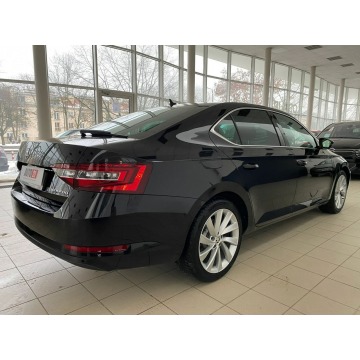 Skoda Superb  Sedan/Limuzyna 2019,  1.5 benzyna - Na sprzedaż za 85 000 zł - Kraków - zdjęcie 9