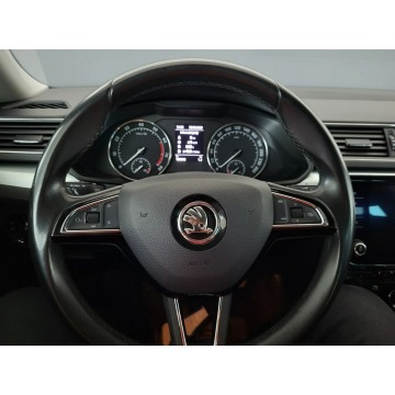 Skoda Superb 2019,  1.5 benzyna - Na sprzedaż za 92 900 zł - Kraków - zdjęcie 9