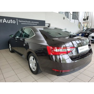 Skoda Superb  Sedan/Limuzyna 2015,  2.0 diesel, automat - Na sprzedaż za 57 900 zł - Kraków - zdjęcie 8