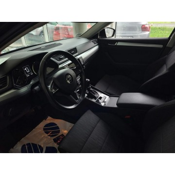 Skoda Superb  Sedan/Limuzyna 2015,  2.0 diesel, automat - Na sprzedaż za 57 900 zł - Kraków - zdjęcie 12