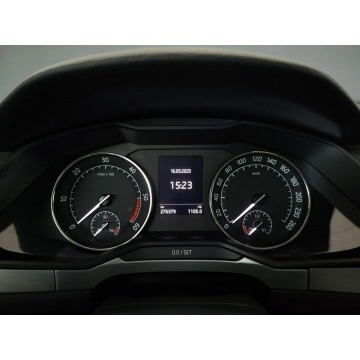 Skoda Superb  Sedan/Limuzyna 2015,  2.0 diesel, automat - Na sprzedaż za 57 900 zł - Kraków - zdjęcie 11