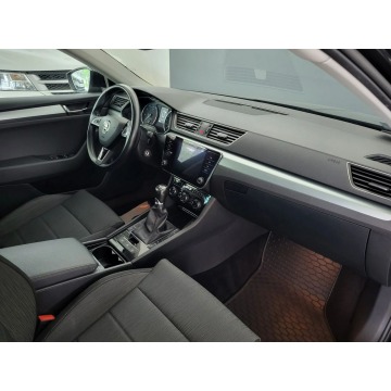 Skoda Superb 2019,  1.5 benzyna - Na sprzedaż za 92 900 zł - Kraków - zdjęcie 12