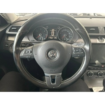 Volkswagen Passat 2014,  2.0 diesel, automat - Na sprzedaż za 41 900 zł - Kraków - zdjęcie 8