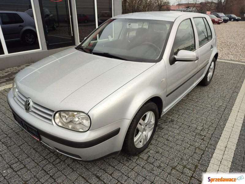 Volkswagen Golf  Hatchback 2002,  1.4 benzyna - Na sprzedaż za 8 200,00 zł - Chełm