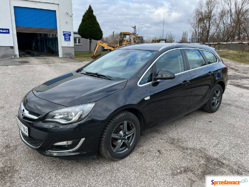 Opel Astra  Kombi 2016,  1.4 benzyna - Na sprzedaż za 34 950 zł - Konin