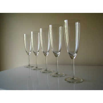 Krystaliczne lampki - kieliszki na wino, szampanówki 5 szt