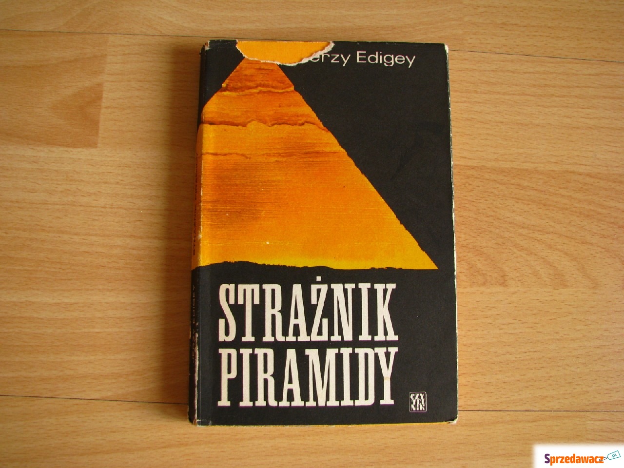 Strażnik piramidy  Jerzy Edigey...