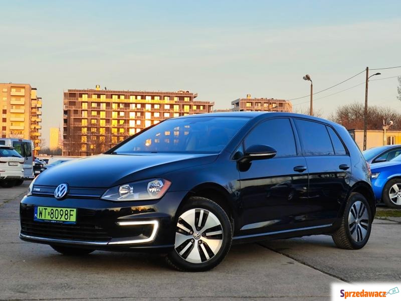 Volkswagen Golf  Hatchback 2016,  0.0 zasilanie elektryczne - Na sprzedaż za 56 900 zł - Warszawa