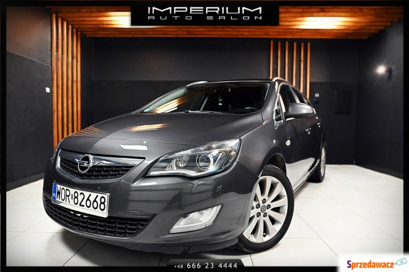 Opel Astra 2011,  1.4 benzyna - Na sprzedaż za 28 900 zł - Banino