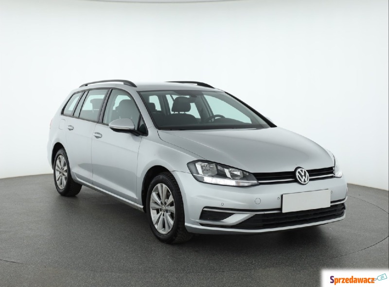 Volkswagen Golf  Kombi 2019,  1.6 diesel - Na sprzedaż za 40 649 zł - Piaseczno