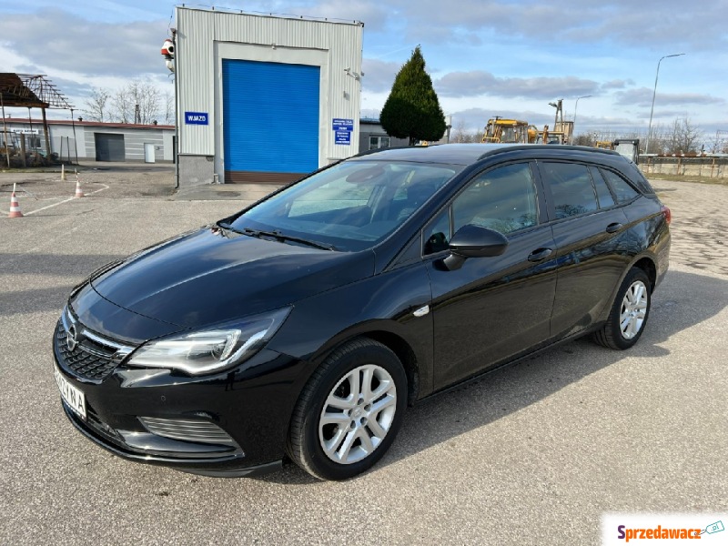 Opel Astra  Kombi 2018,  1.4 benzyna - Na sprzedaż za 49 950 zł - Konin