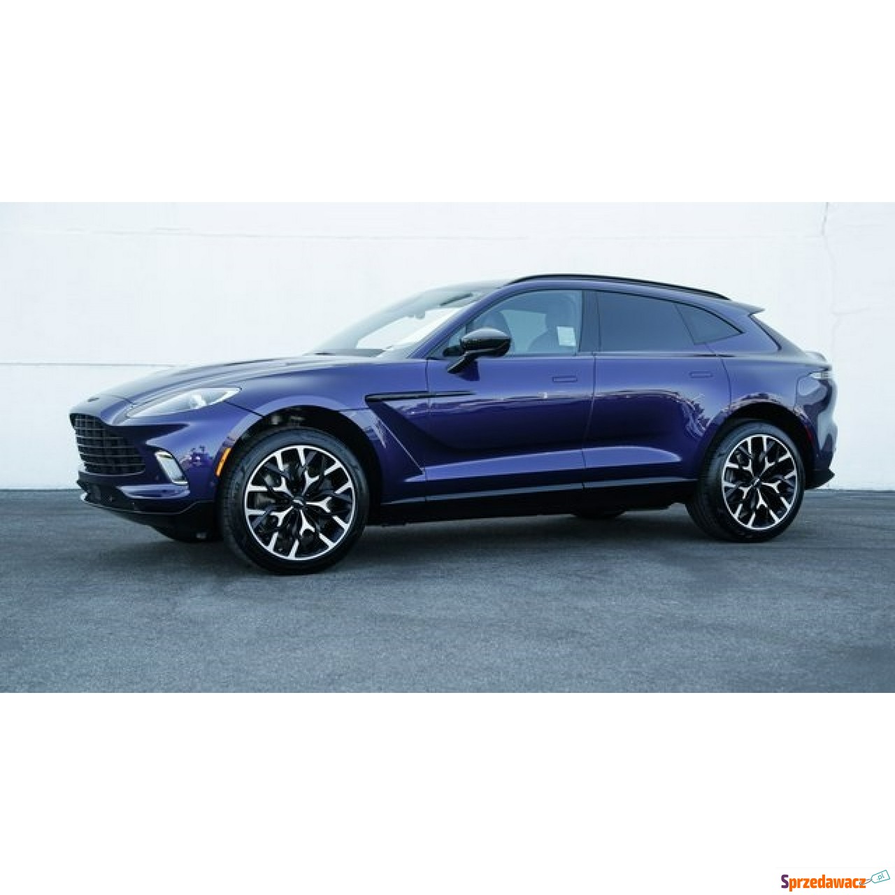 Aston Martin DBX 2022