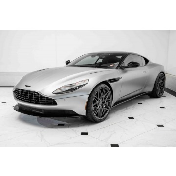 Aston Martin V12 Vantage -  DB11 V8