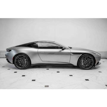 Aston Martin V12 Vantage  Coupe/Sportowy 2023,  4.0 benzyna, automat - Na sprzedaż za 616 230 zł - Katowice - zdjęcie 5