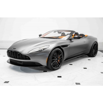 Aston Martin V12 Vantage -  DB11 V8