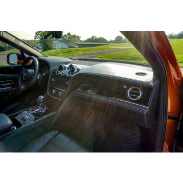 Bentley Bentayga  SUV 2017,  6.0 benzyna, automat - Na sprzedaż za 252 150 zł - Katowice - zdjęcie 9