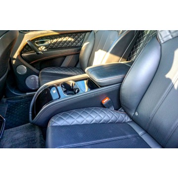 Bentley Bentayga  SUV 2017,  6.0 benzyna, automat - Na sprzedaż za 252 150 zł - Katowice - zdjęcie 12