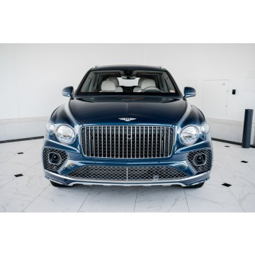 Bentley Bentayga  SUV 2023,  4.0 benzyna, automat - Na sprzedaż za 1 008 600 zł - Katowice - zdjęcie 2