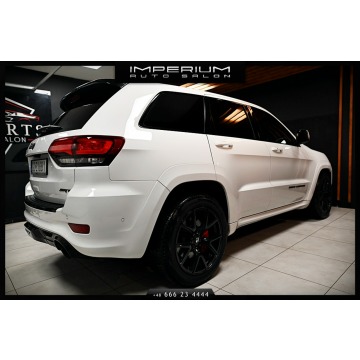 Jeep Grand Cherokee  SUV 2017,  6.4 benzyna, automat - Na sprzedaż za 189 900 zł - Banino - zdjęcie 11
