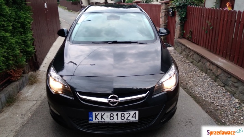 Opel Astra  Kombi 2014,  1.4 benzyna - Na sprzedaż za 30 900 zł - Kraków