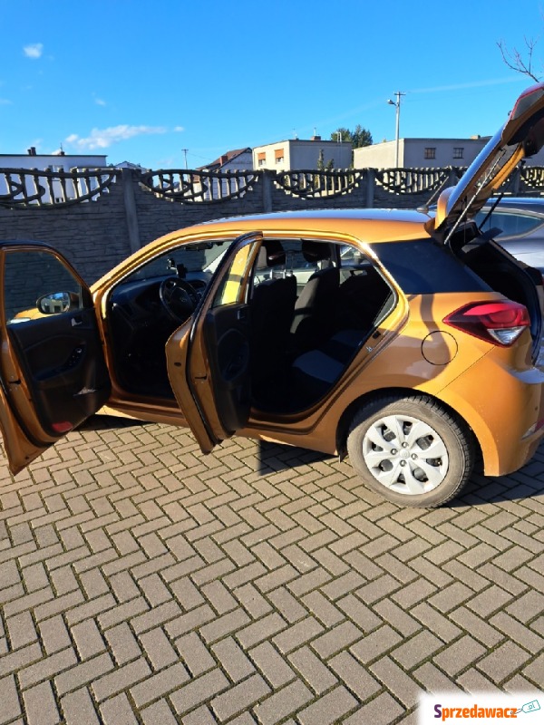 Hyundai i20  Hatchback 2015,  1.3 benzyna - Na sprzedaż za 38 900 zł - Poznań
