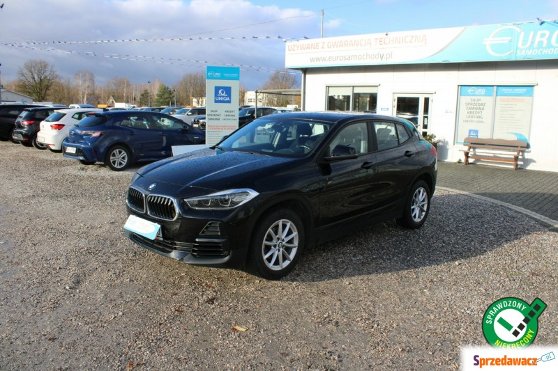 BMW   SUV 2020,  1.5 benzyna - Na sprzedaż za 98 892 zł - Warszawa