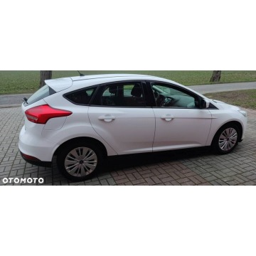 Ford Focus  Hatchback 2016,  1.0 benzyna - Na sprzedaż za 34 900 zł - Chełmce - zdjęcie 4