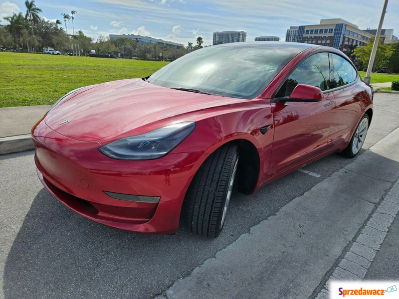 Tesla Model 3  Sedan/Limuzyna 2023,  0.0 zasilanie elektryczne - Na sprzedaż za 77 490 zł - Katowice