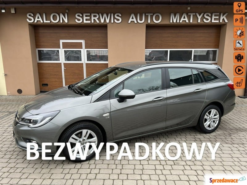 Opel Astra 2018,  1.4 benzyna - Na sprzedaż za 49 900 zł - Orzech