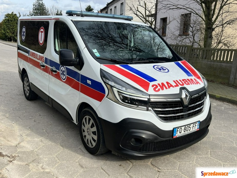 Renault Trafic karetka ambulans ambulance - Pojazdy specjalistyczne - Gostyń