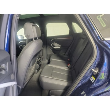Audi Q3  SUV 2023,  2.0 benzyna, automat - Na sprzedaż za 177 120 zł - Katowice - zdjęcie 11