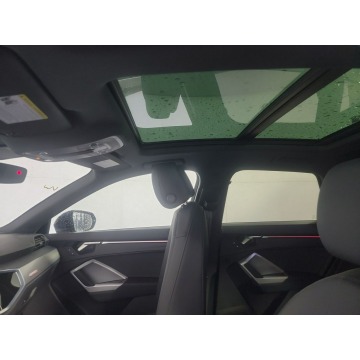 Audi Q3  SUV 2023,  2.0 benzyna, automat - Na sprzedaż za 177 120 zł - Katowice - zdjęcie 12