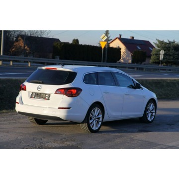 Opel Astra 2012,  1.7 diesel - Na sprzedaż za 23 900 zł - Dojazdów - zdjęcie 2