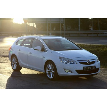 Opel Astra 2012,  1.7 diesel - Na sprzedaż za 23 900 zł - Dojazdów - zdjęcie 3