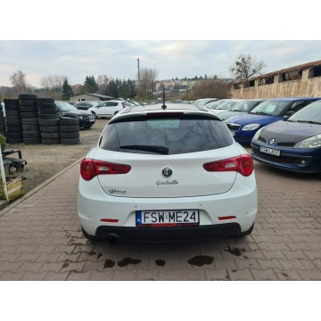 Alfa Romeo Giulietta  Hatchback 2015,  1.4 benzyna, automat - Na sprzedaż za 58 900 zł - Świebodzin - zdjęcie 6