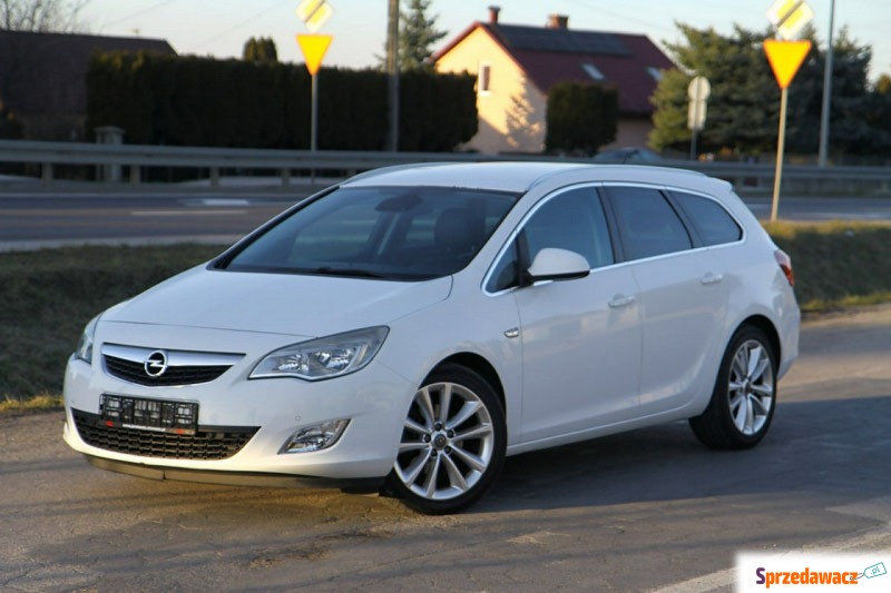 Opel Astra 2012,  1.7 diesel - Na sprzedaż za 23 900 zł - Dojazdów