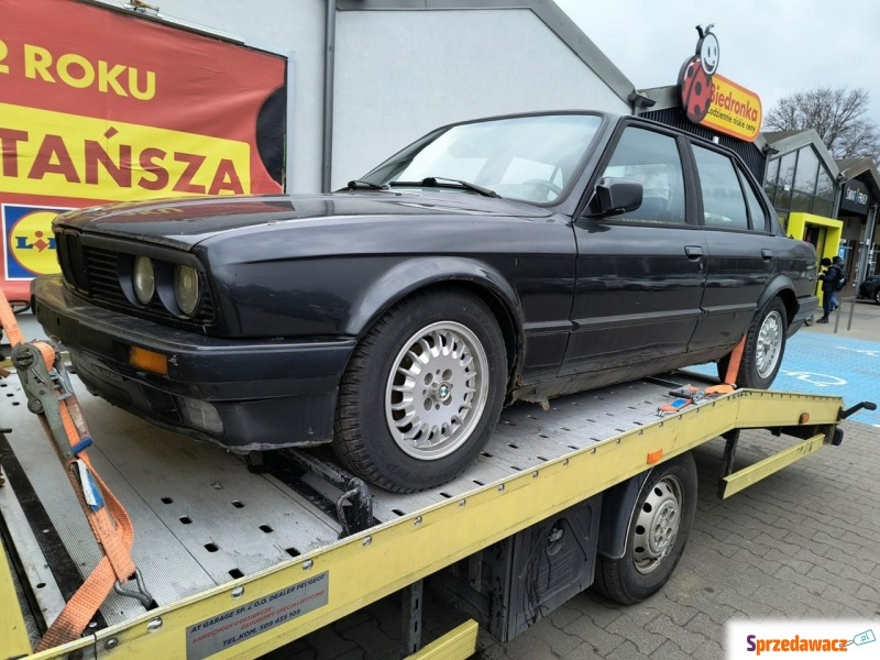 BMW Seria 3  Sedan/Limuzyna 1988,  1.8 benzyna - Na sprzedaż za 8 800,00 zł - Zieleniewo