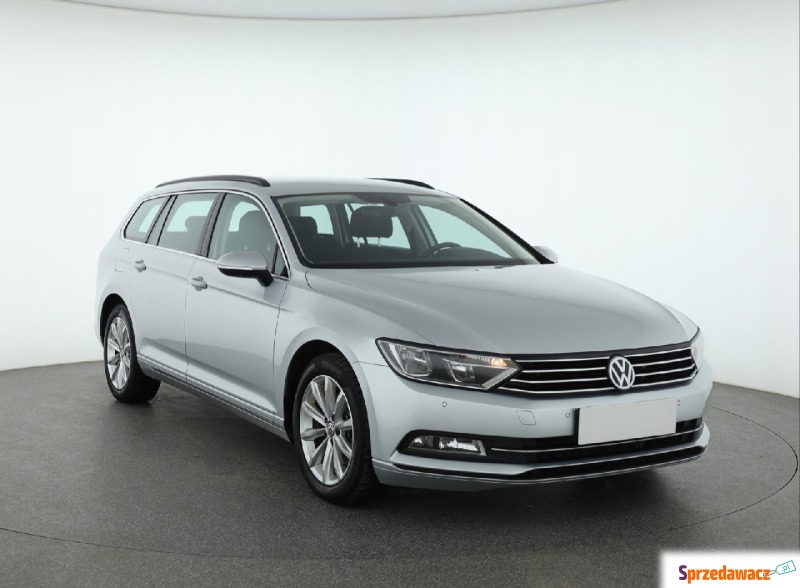 Volkswagen Passat  Kombi 2015,  2.0 diesel - Na sprzedaż za 50 999 zł - Piaseczno