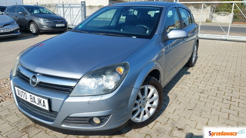 Opel Astra  Liftback 2004,  1.8 benzyna - Na sprzedaż za 10 700 zł - Gniezno