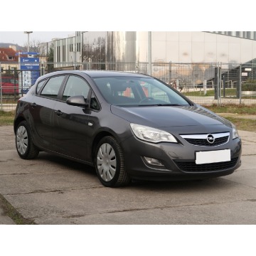 Opel Astra 1.6 16V (116KM), 2012