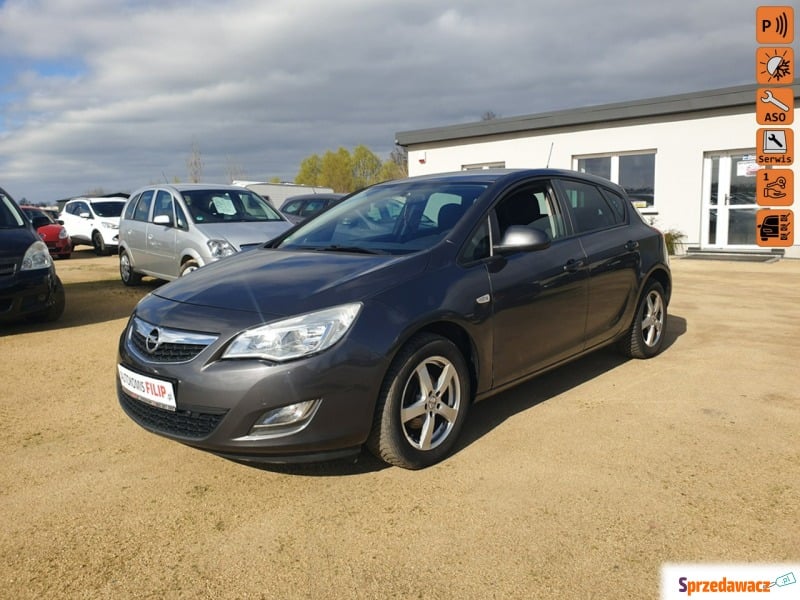 Opel Astra  Hatchback 2012,  1.4 benzyna - Na sprzedaż za 24 900 zł - Strzegom