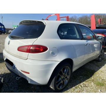 Alfa Romeo 147  Hatchback 2008,  1.9 diesel - Na sprzedaż za 1 999,00 zł - Pleszew - zdjęcie 9