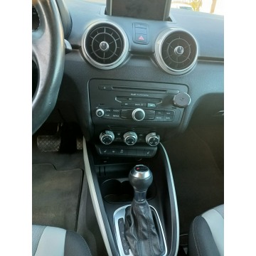 Audi A1  Hatchback 2010,  1.4 benzyna, automat - Na sprzedaż za 17 999 zł - Pleszew - zdjęcie 12